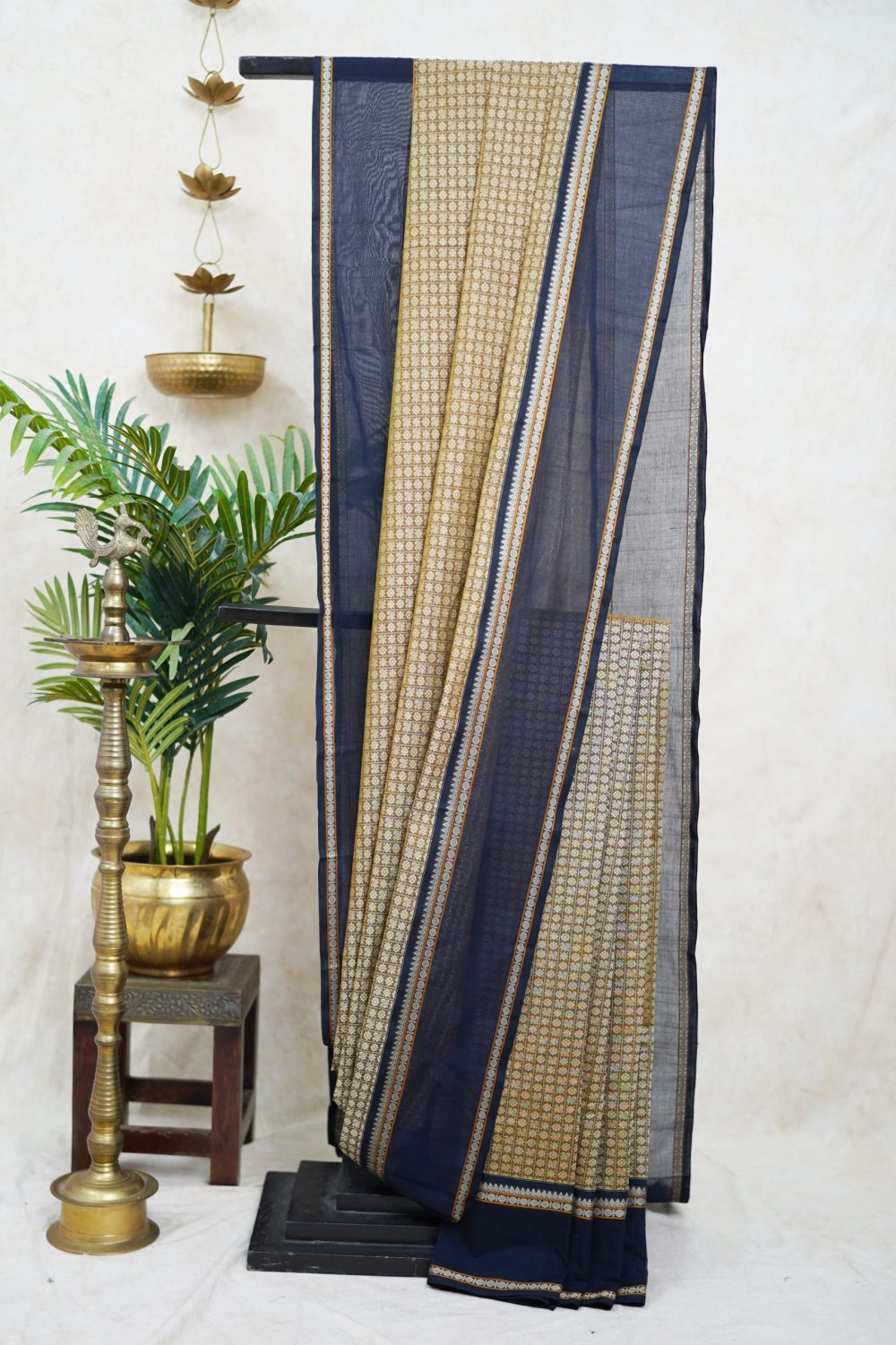 HANDWOVEN BEIGE COLOUR KANCHI COTTON BEIGE SAREE WITH 62 CM BLOUSE PIECE