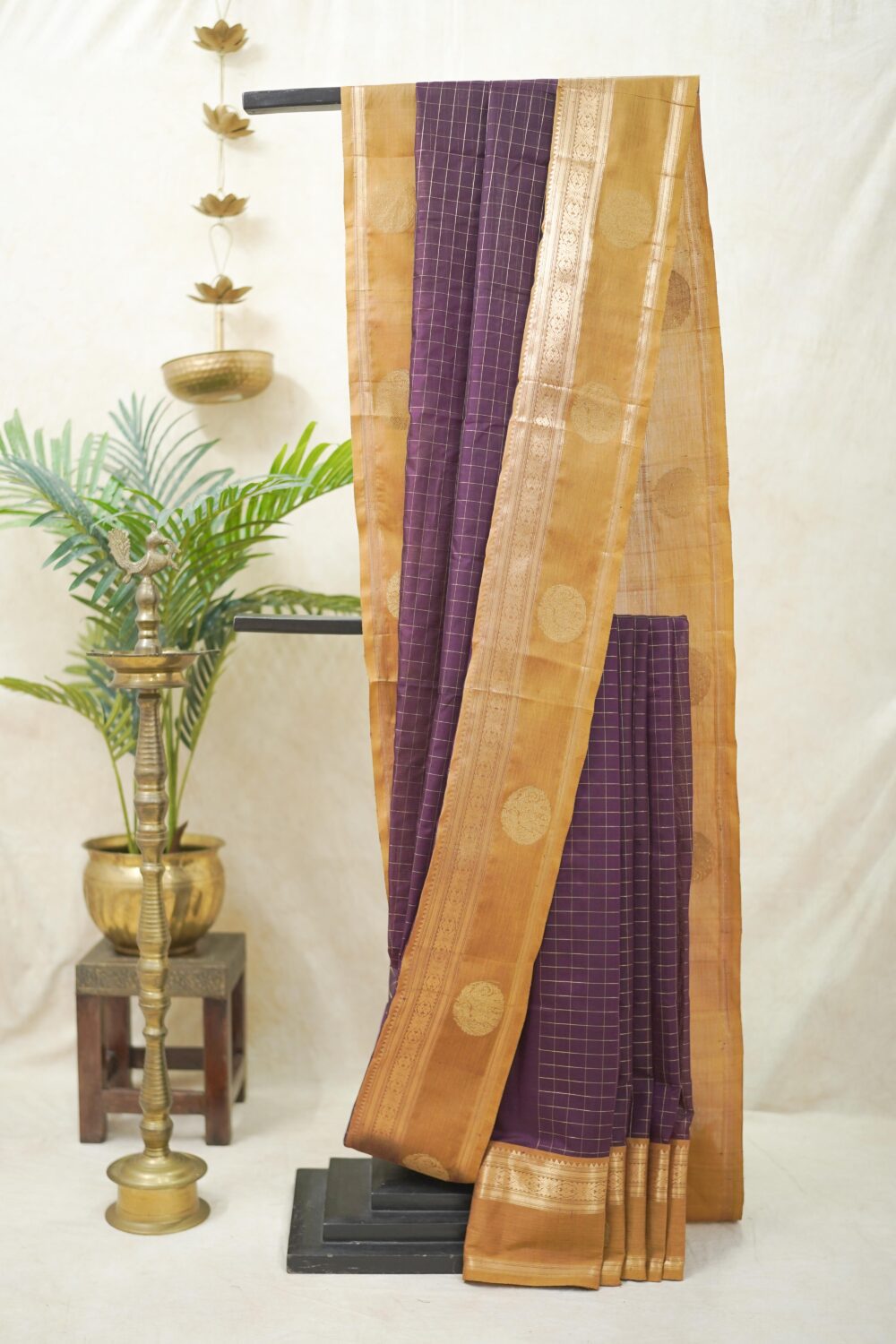 HANDWOVEN DARK PLUM COLOUR KANCHIPURAM SILK BY COTTON SAREE WITH 1 M BLOUSE PIECE