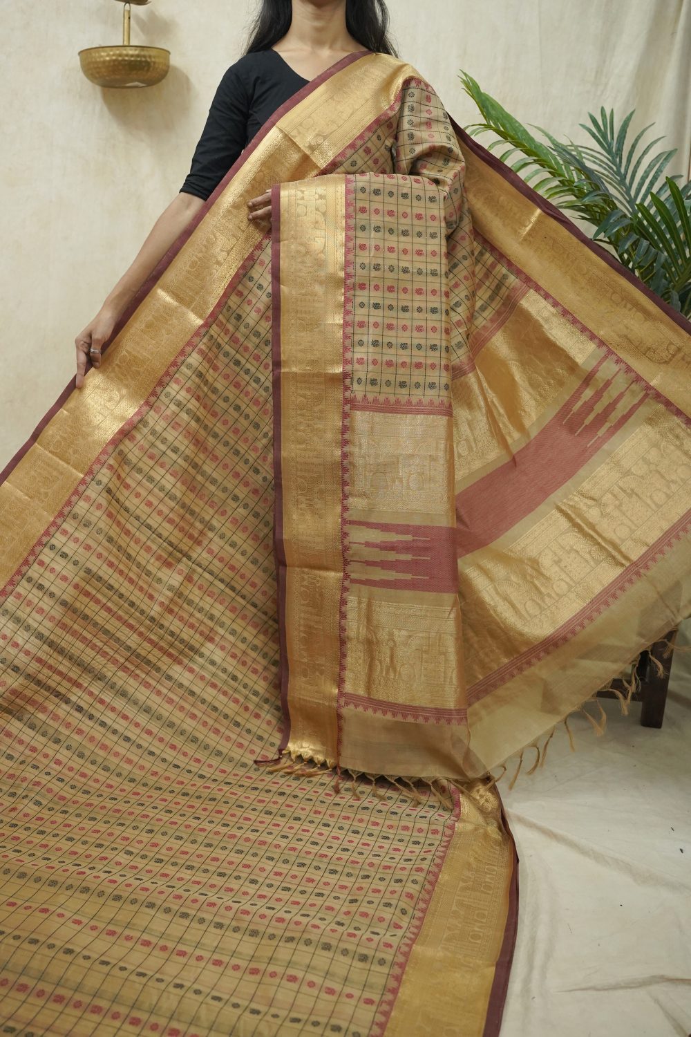 HANDWOVEN BEIGE COLOUR KANCHIPURAM SILK BY COTTON SAREE WITH 73 CM BLOUSE PIECE